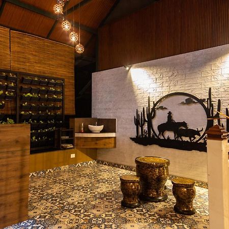 Johns Village Kochi Ngoại thất bức ảnh